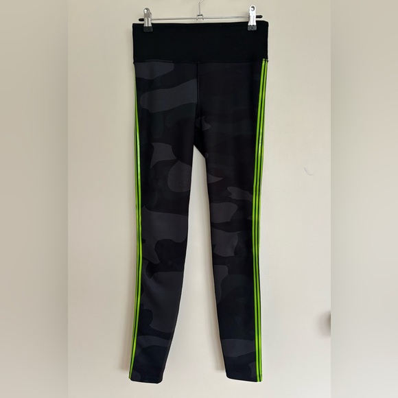 NOLI Camo Legging w/Green Stripe Detailing, Size S, Like New Condition - Picture 2 of 9